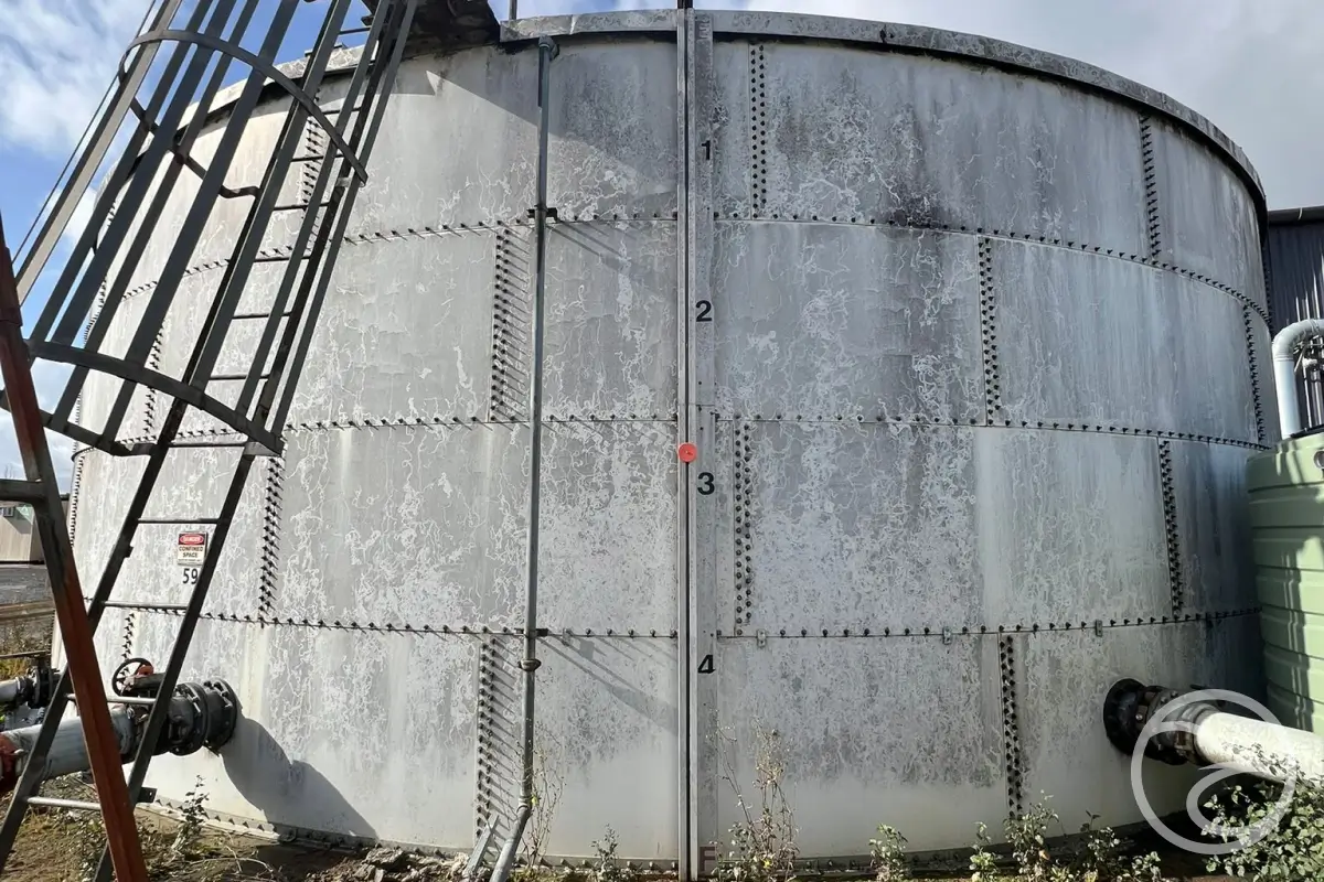 storage tank repair for damaged water tank